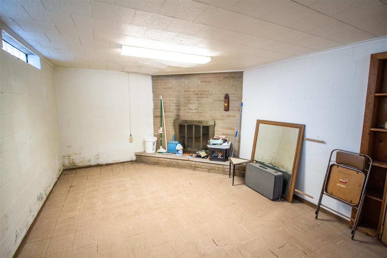 4412 Lapeer Road Burton, MI 48509 - Photo 23 of 31 50083034-22.JPG