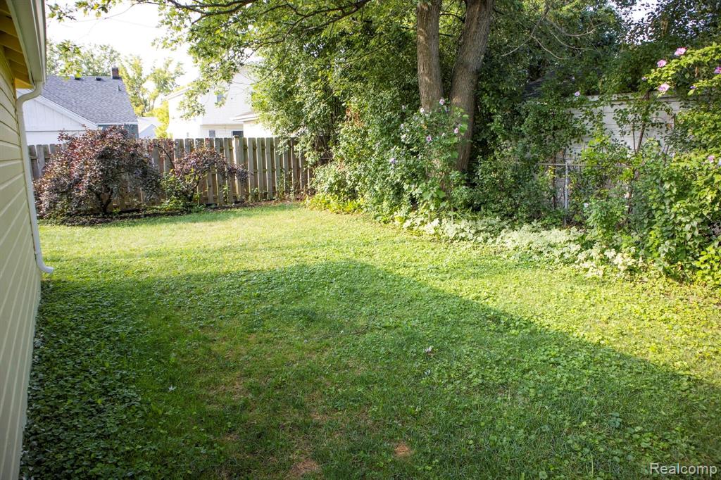 1021 Harvard Road Berkley, MI 48072 - Photo 35 of 42