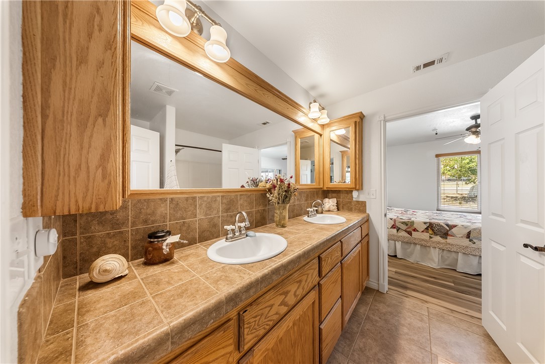 16209 Serrano Road Apple Valley, CA 92307 - Photo 19 of 36