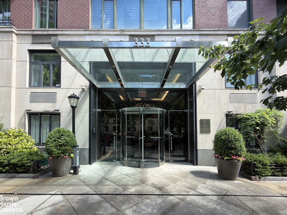 333 Rector Place, Unit 1405 Manhattan, NY 10280 - Photo 22 of 29