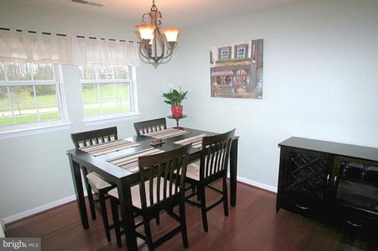 8397 Montgomery Run Road, Unit L Ellicott City, MD 21043 - Photo 4 of 13 Dining Room