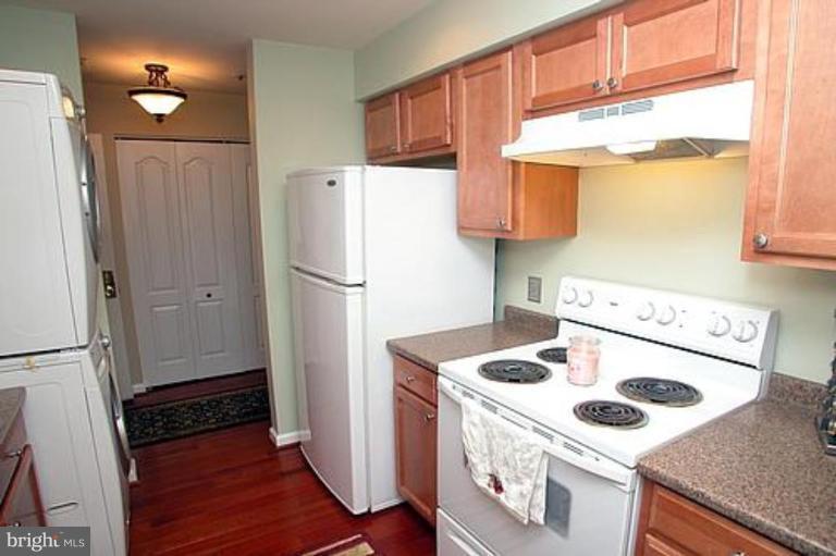8397 Montgomery Run Road, Unit L Ellicott City, MD 21043 - Photo 6 of 13 Kitchen #2