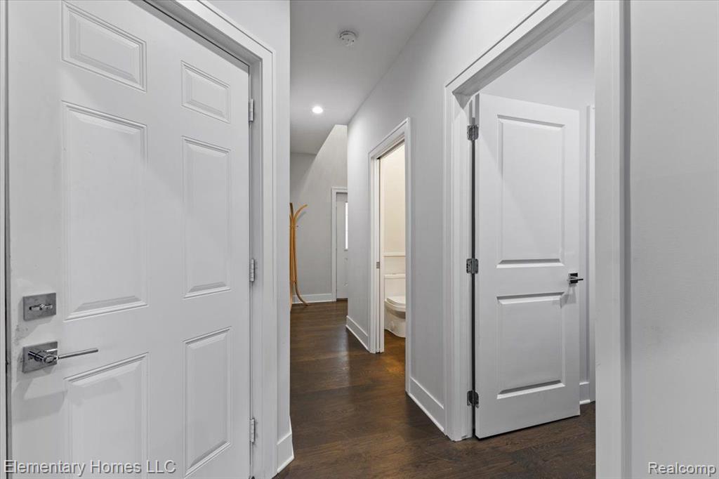 4003 Elmhurst Road Waterford, MI 48328 - Photo 10 of 28