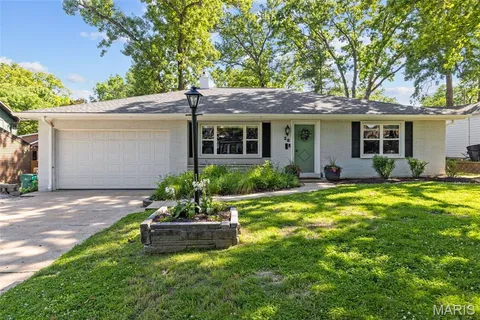 $569,900 | 28 Villawood Lane, Webster Groves, MO 63119