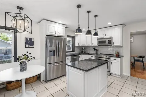 $569,900 | 28 Villawood Lane, Webster Groves, MO 63119