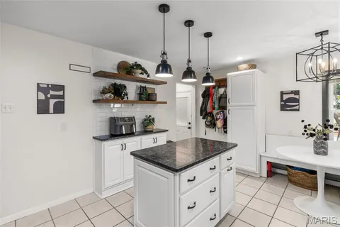 $569,900 | 28 Villawood Lane, Webster Groves, MO 63119