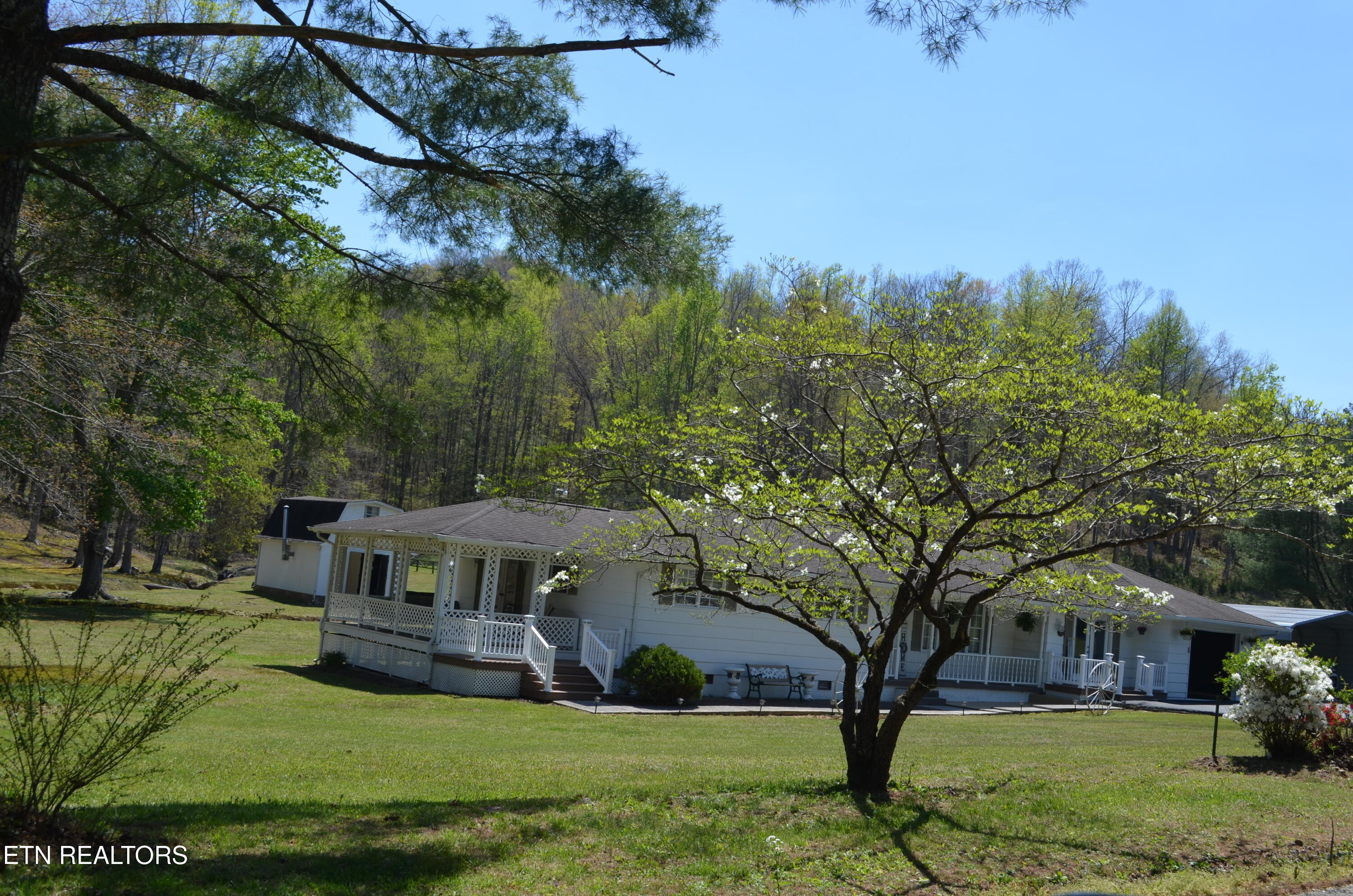 1391 Norma Road Huntsville, TN 37756 - Photo 5 of 42 1391 Norma Road 009