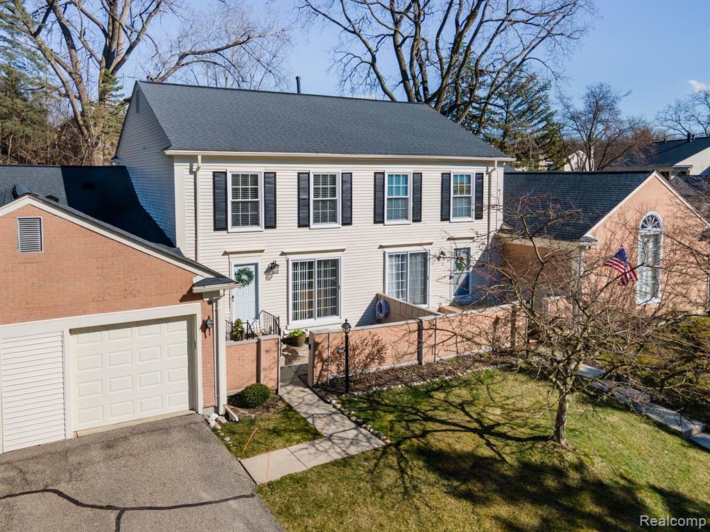 1538 Hidden Valley Lane, Unit 209 Rochester Hills, MI 48306 - Photo 1 of 35
