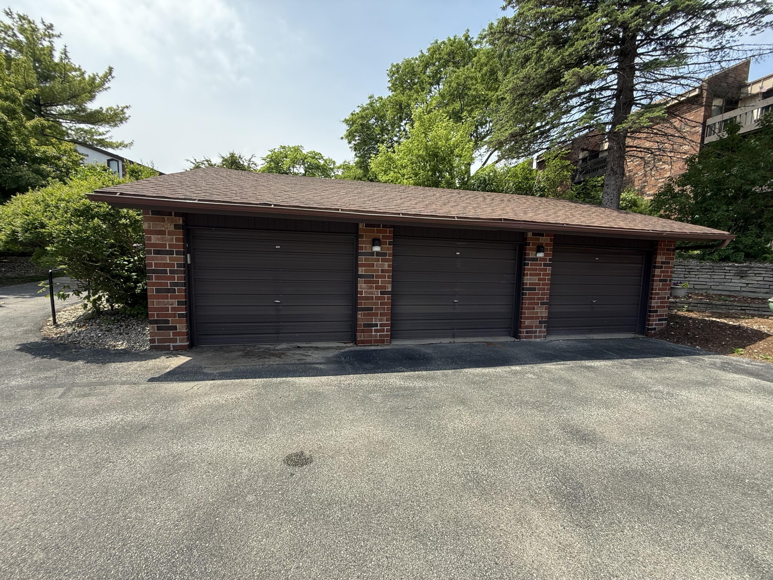 2220 Good Hope Road, Unit 21 Glendale, WI 53209 - Photo 16 of 23 IMG_7254