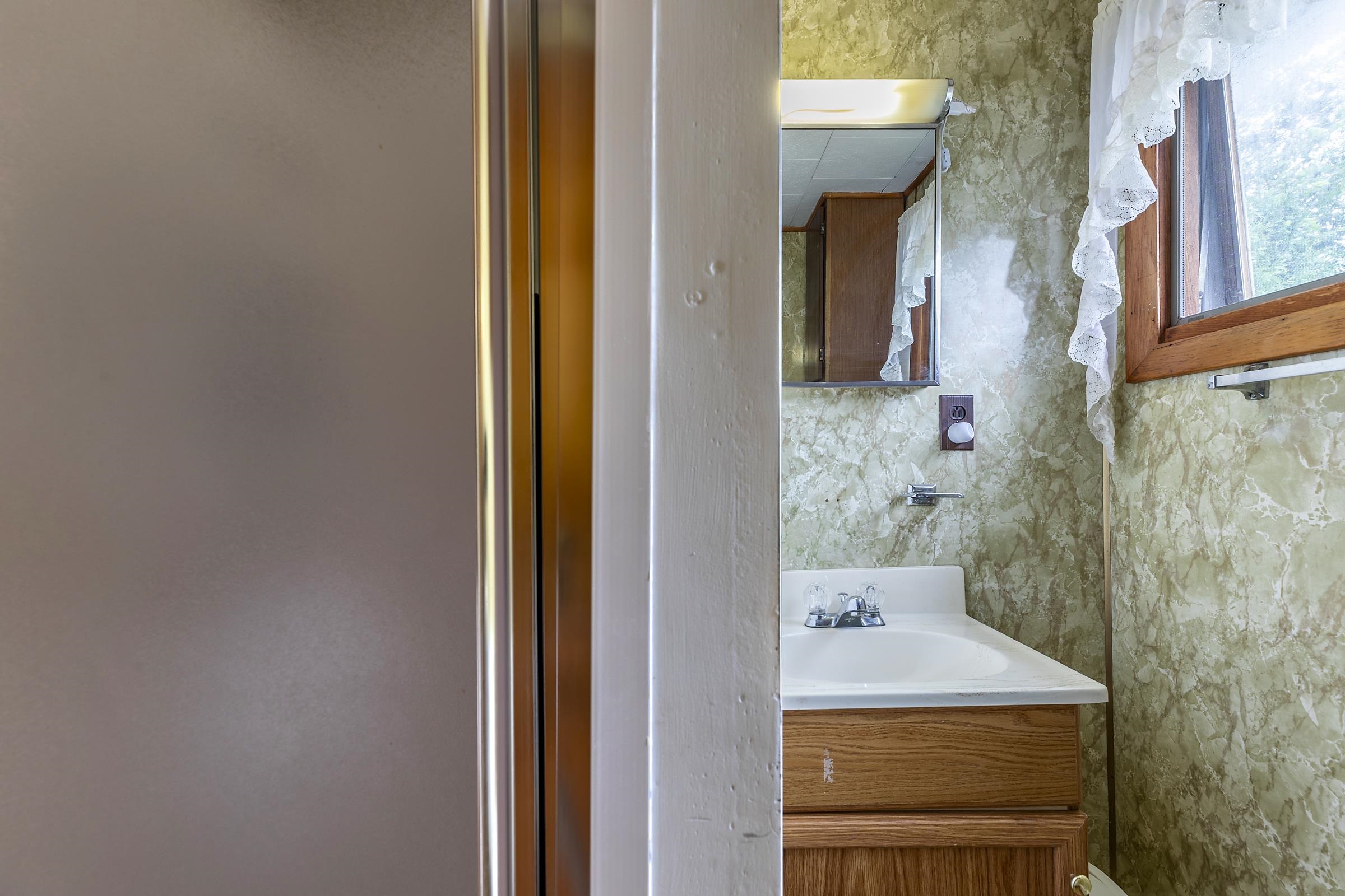 842 Main Street Cavendish, VT 05153 - Photo 18 of 42