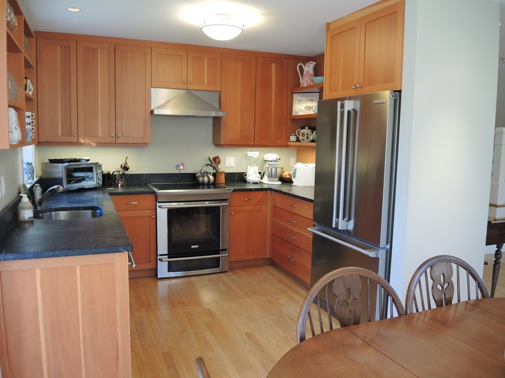 38 Fuller Road Needham, MA 02492 - Photo 4 of 24