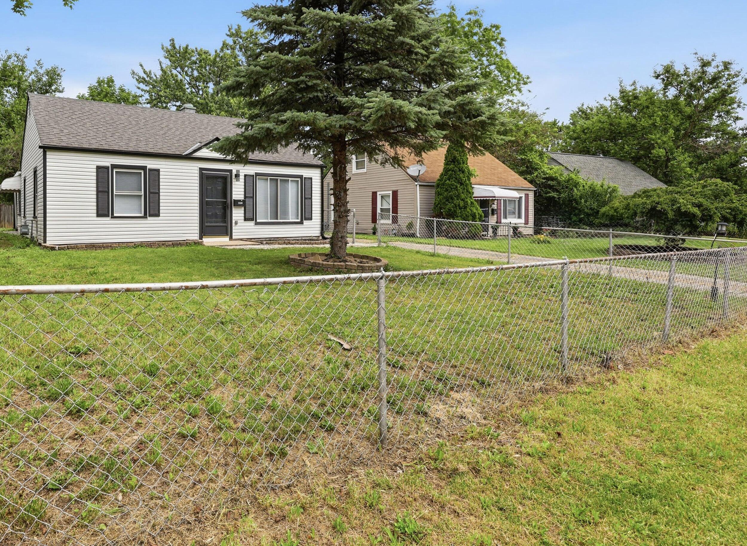 2386 Lindale Road Columbus, OH 43224 - Photo 29 of 31 3_0a7a2044