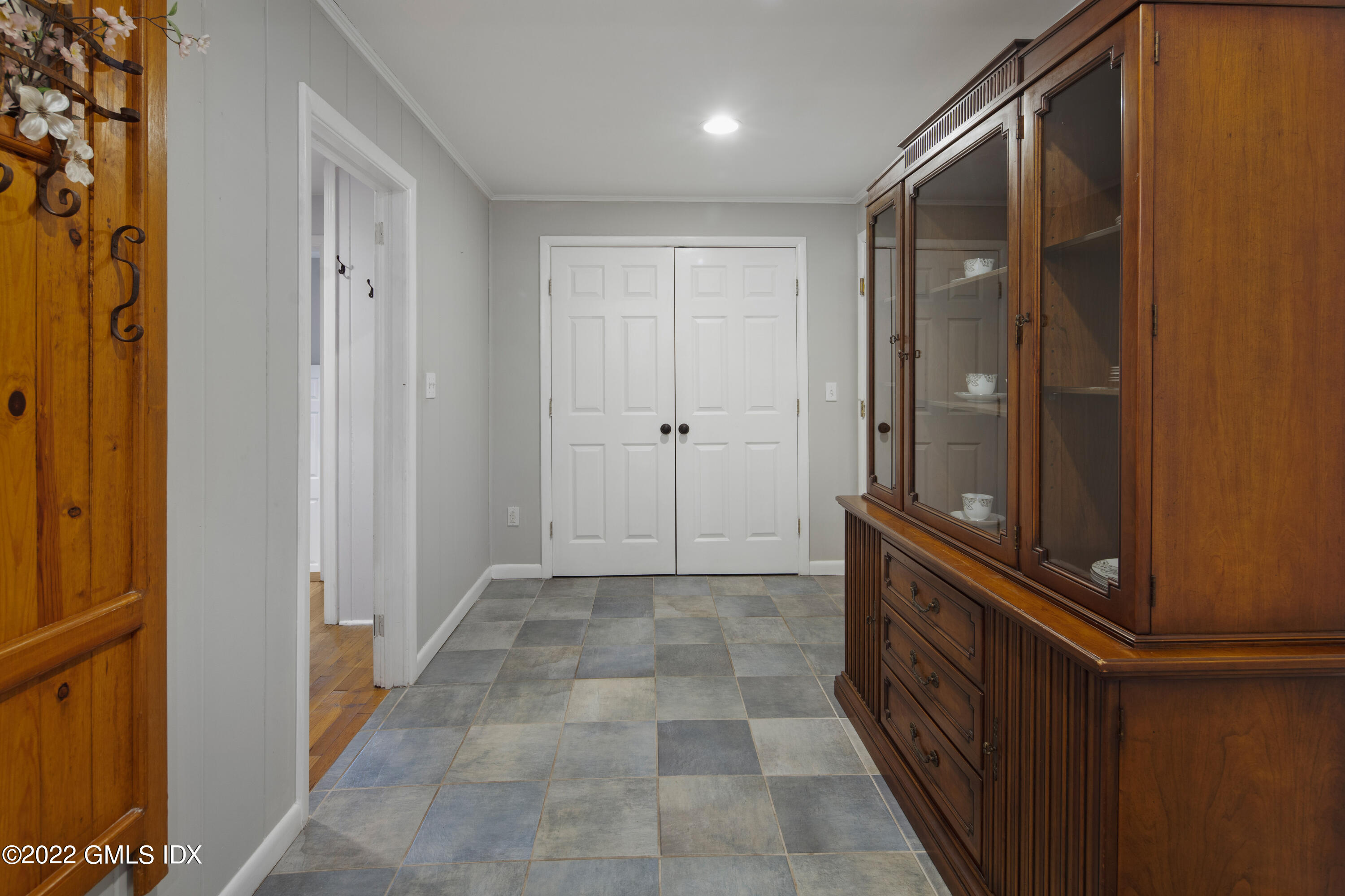 66 Simsbury Road Stamford, CT 06905 - Photo 16 of 40 a view of a hallway with closet area