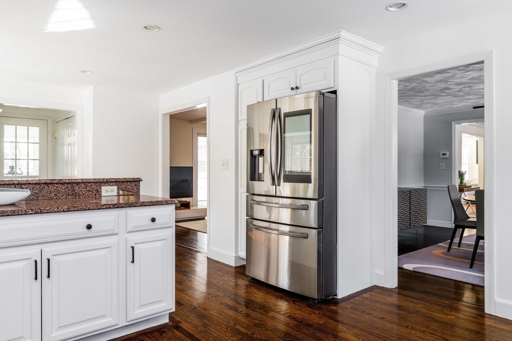 19 Bradyll Road Weston, MA 02493 - Photo 13 of 42