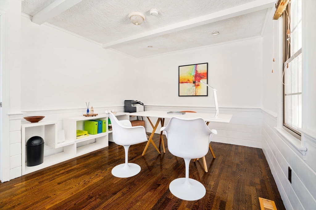 19 Bradyll Road Weston, MA 02493 - Photo 18 of 42