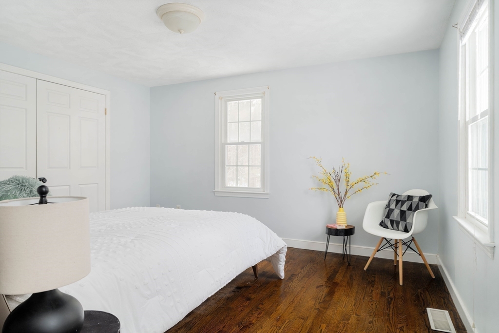 19 Bradyll Road Weston, MA 02493 - Photo 33 of 42