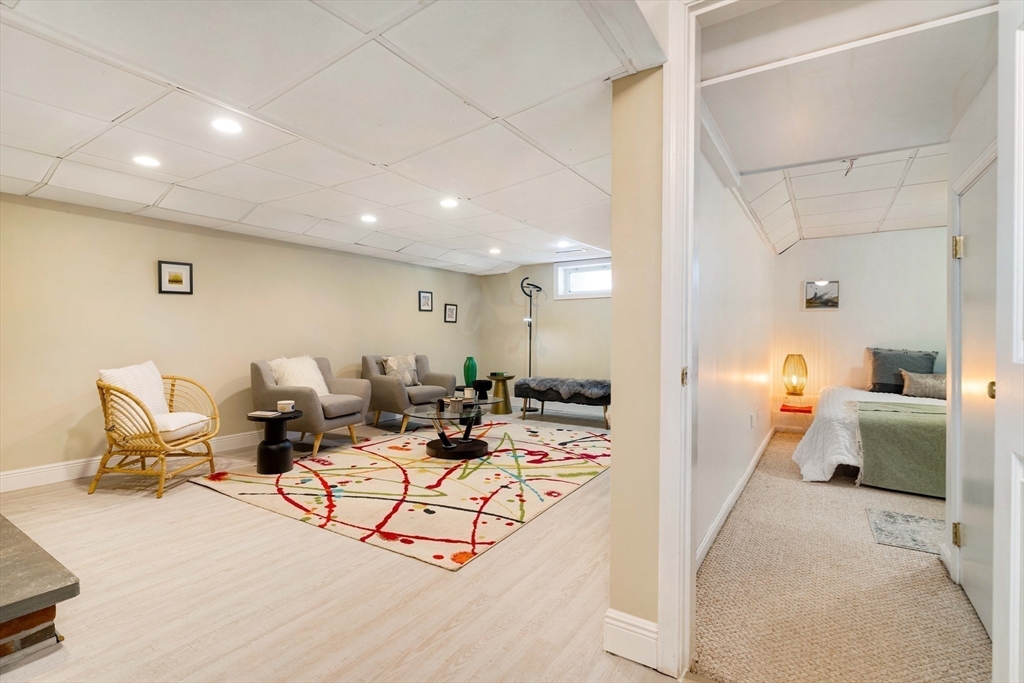 19 Bradyll Road Weston, MA 02493 - Photo 35 of 42