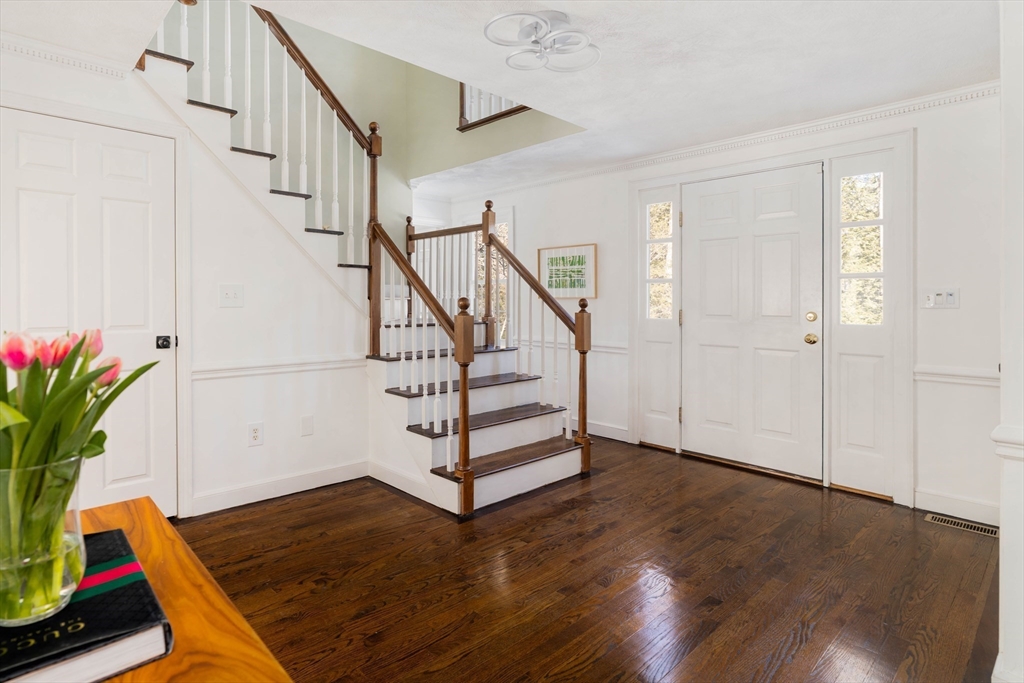 19 Bradyll Road Weston, MA 02493 - Photo 4 of 42