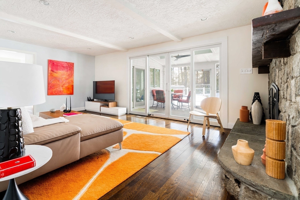 19 Bradyll Road Weston, MA 02493 - Photo 9 of 42