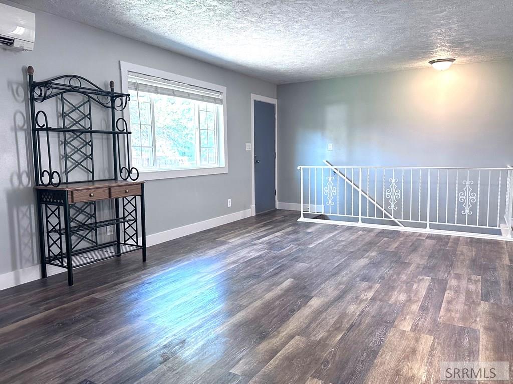 3345 East Southwick Ammon, ID 83406 - Photo 7 of 42