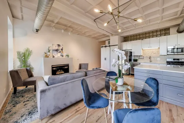 $349,500 | 1307 South Wabash Avenue, Unit 312, Chicago, IL 60605