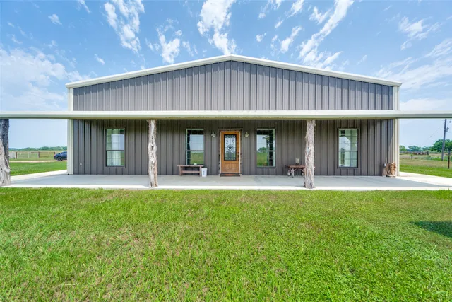 $879,000 | 1630 County Road 370, El Campo, TX 77437