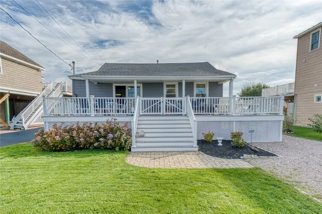 $1,125,000 | 9 Montauk Avenue, Westerly, RI 02891