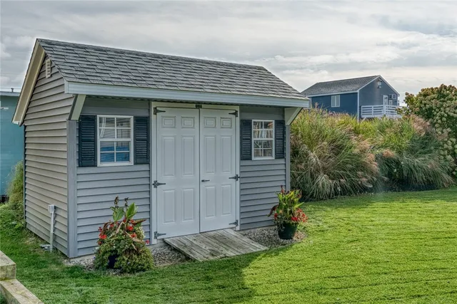 $1,125,000 | 9 Montauk Avenue, Westerly, RI 02891