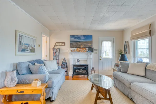 $1,125,000 | 9 Montauk Avenue, Westerly, RI 02891