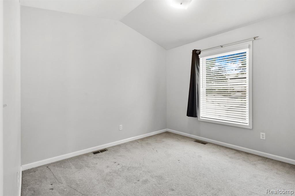 3324 Harvard Road Royal Oak, MI 48073 - Photo 11 of 25