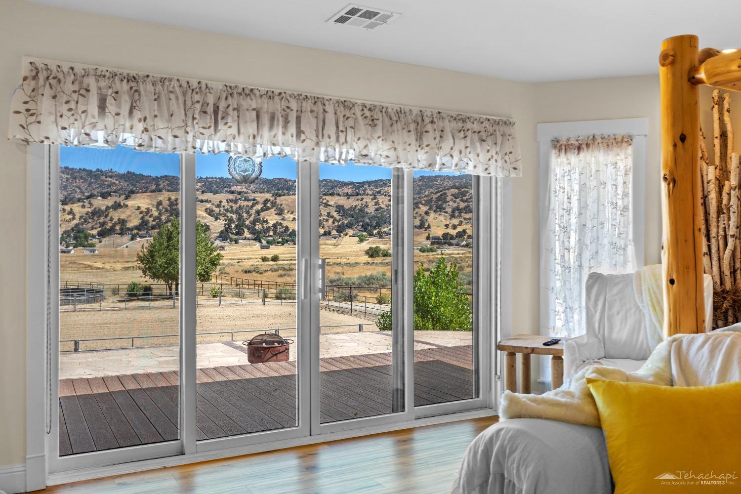 27501 Cumberland Road Tehachapi, CA 93561 - Photo 22 of 39 Main house - primary bedroom
