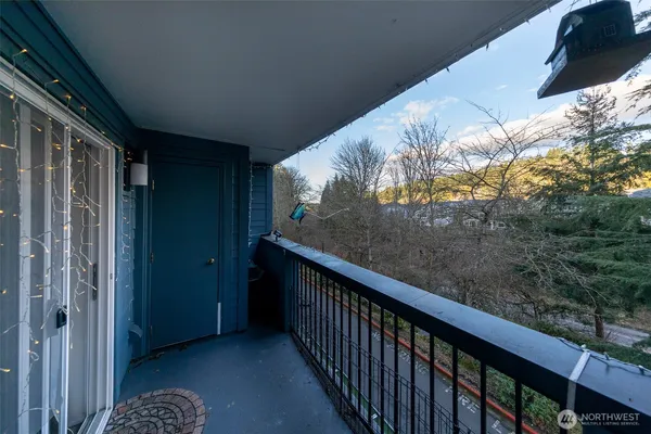 $425,000 | 15917 Waynita Way Northeast, Unit E206, Bothell, WA 98011