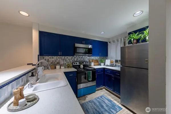 $425,000 | 15917 Waynita Way Northeast, Unit E206, Bothell, WA 98011