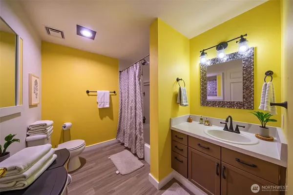 $425,000 | 15917 Waynita Way Northeast, Unit E206, Bothell, WA 98011