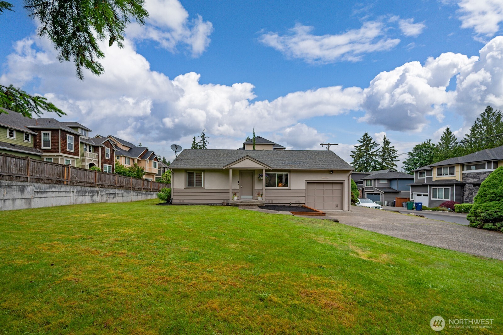 13804 Redmond Way Redmond, WA 98052 - Photo 4 of 25