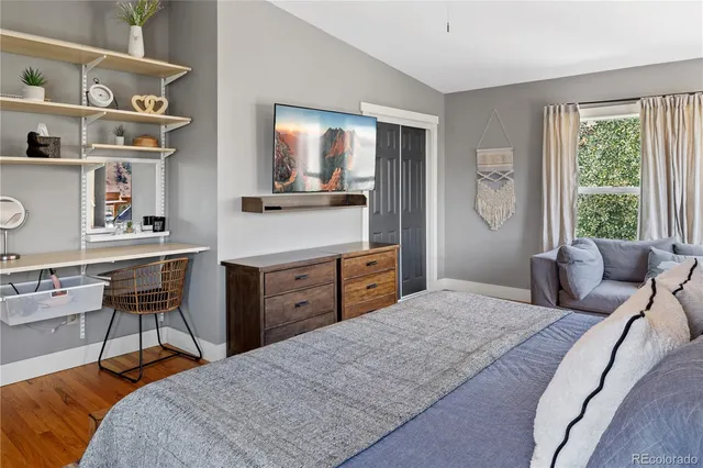 a room with a bed and a table