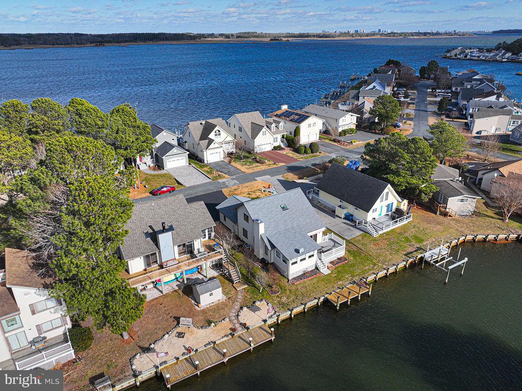 11 Clipper Court Ocean Pines, MD 21811 - Photo 5 of 109 Waterfront living at its best!