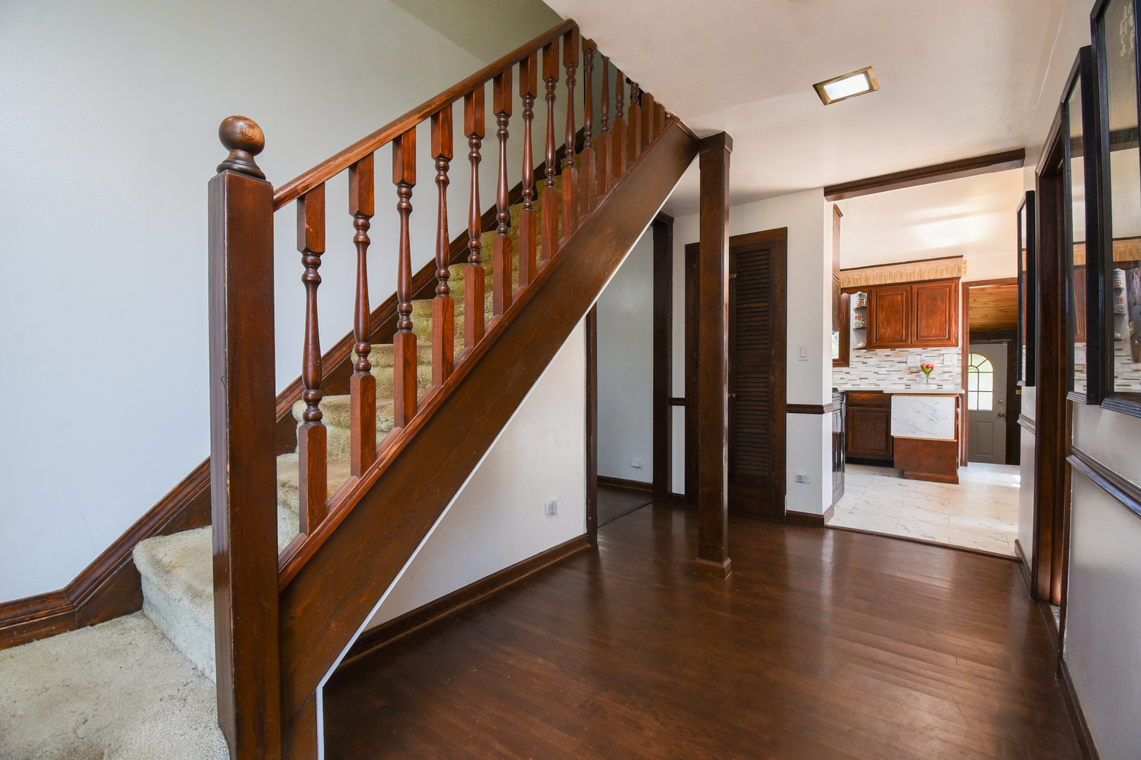 8145 State Road Burbank, IL 60459 - Photo 12 of 31 Gallery Image 12