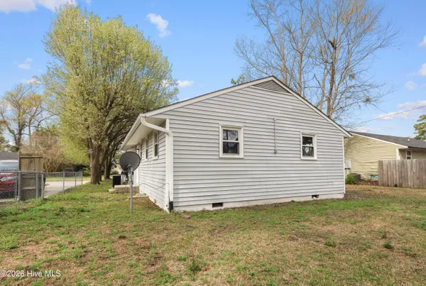 $210,000 | 522 Oak Lane, Jacksonville, NC 28540
