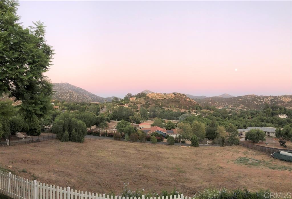 14878 Eastvale Road Poway, CA 92064 - Photo 7 of 24