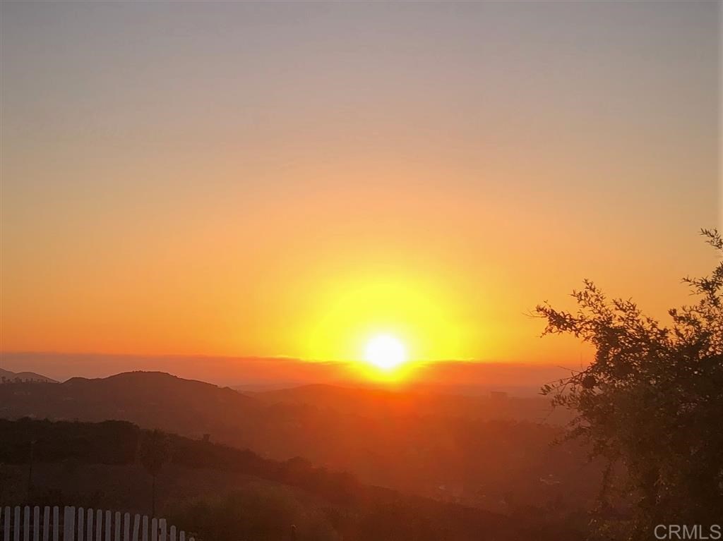 14878 Eastvale Road Poway, CA 92064 - Photo 8 of 24