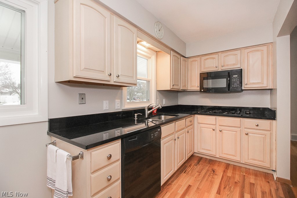 6254 Springwood Road Cleveland, OH 44130 - Photo 10 of 35 Gallery Image 10