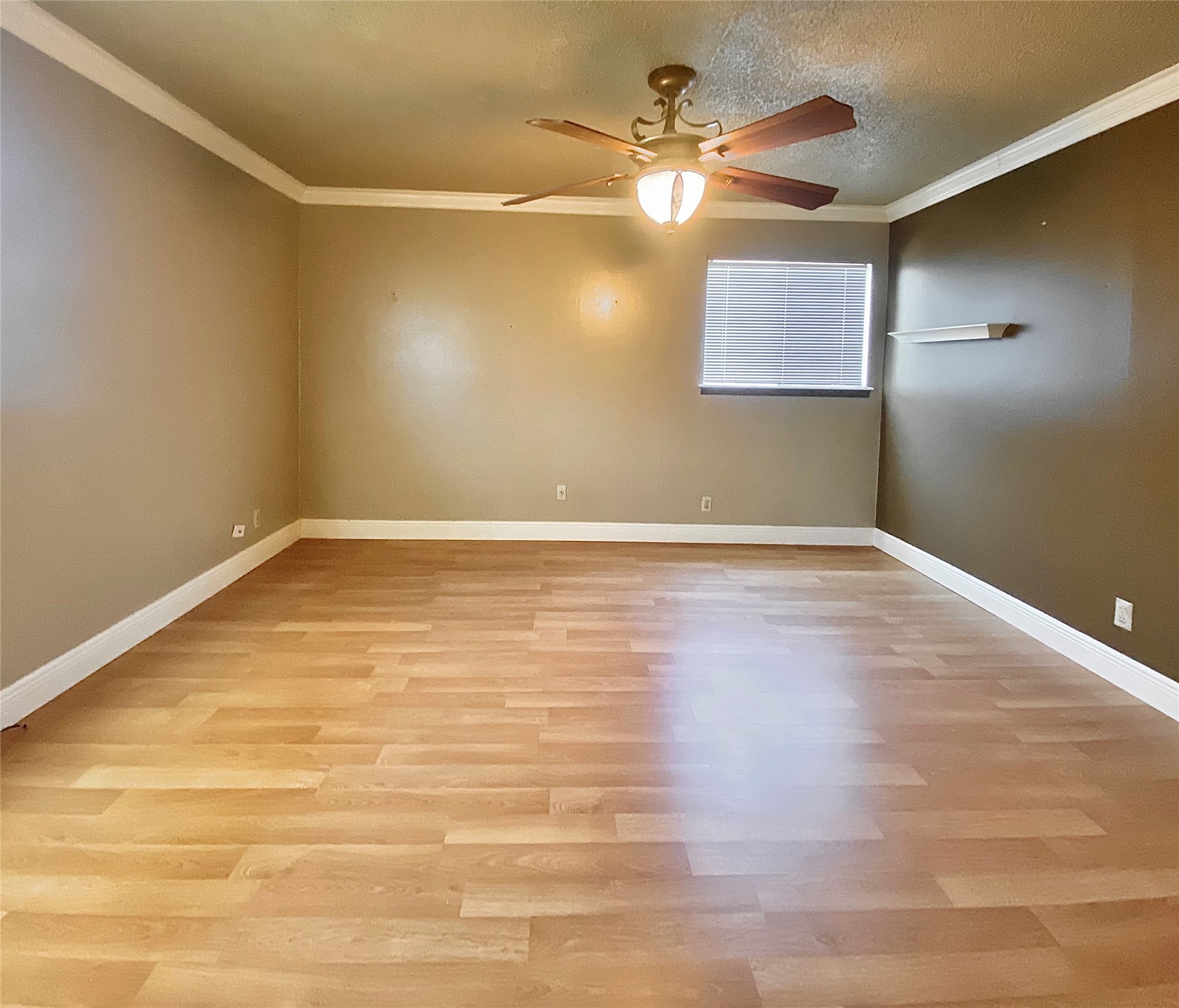 8602 Colonial Drive Austin, TX 78758 - Photo 9 of 15