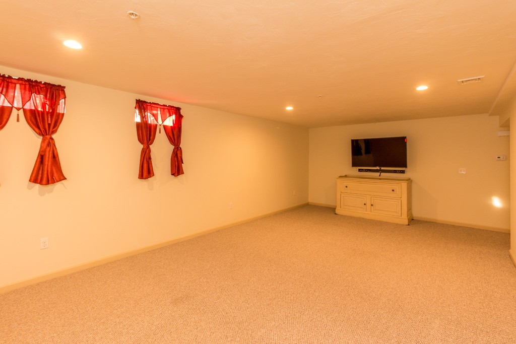 64 Riley Road, Unit 32 Lunenburg, MA 01462 - Photo 12 of 21 Gallery Image 12