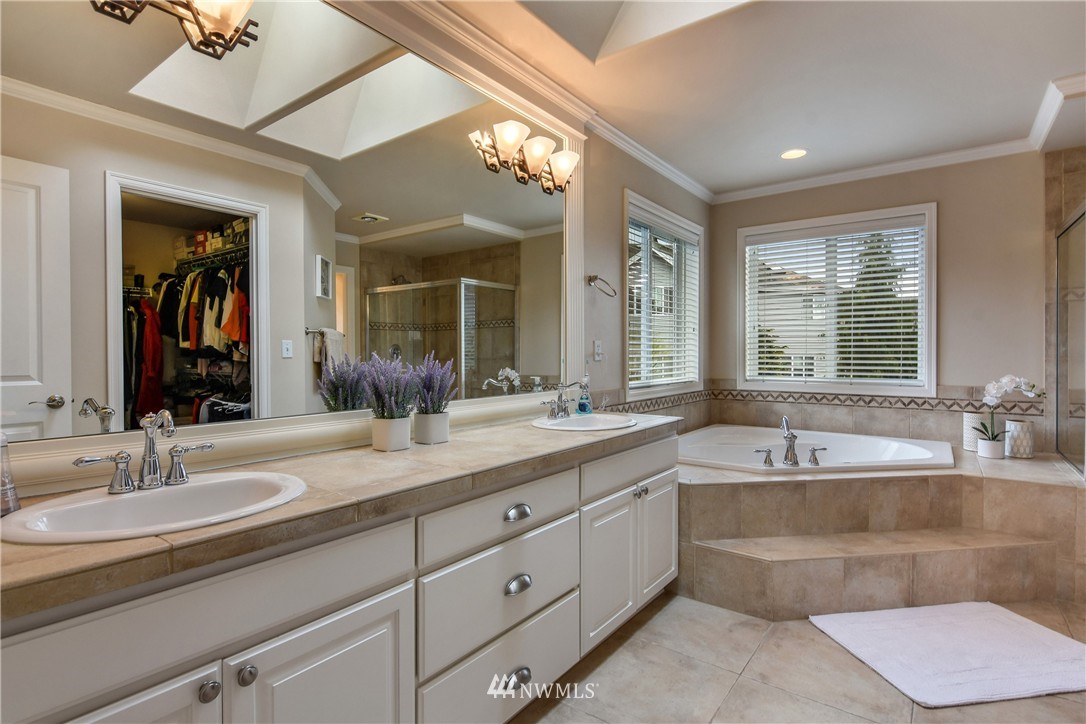 18707 35th Drive Southeast Bothell, WA 98012 - Photo 16 of 25 Gallery Image 16