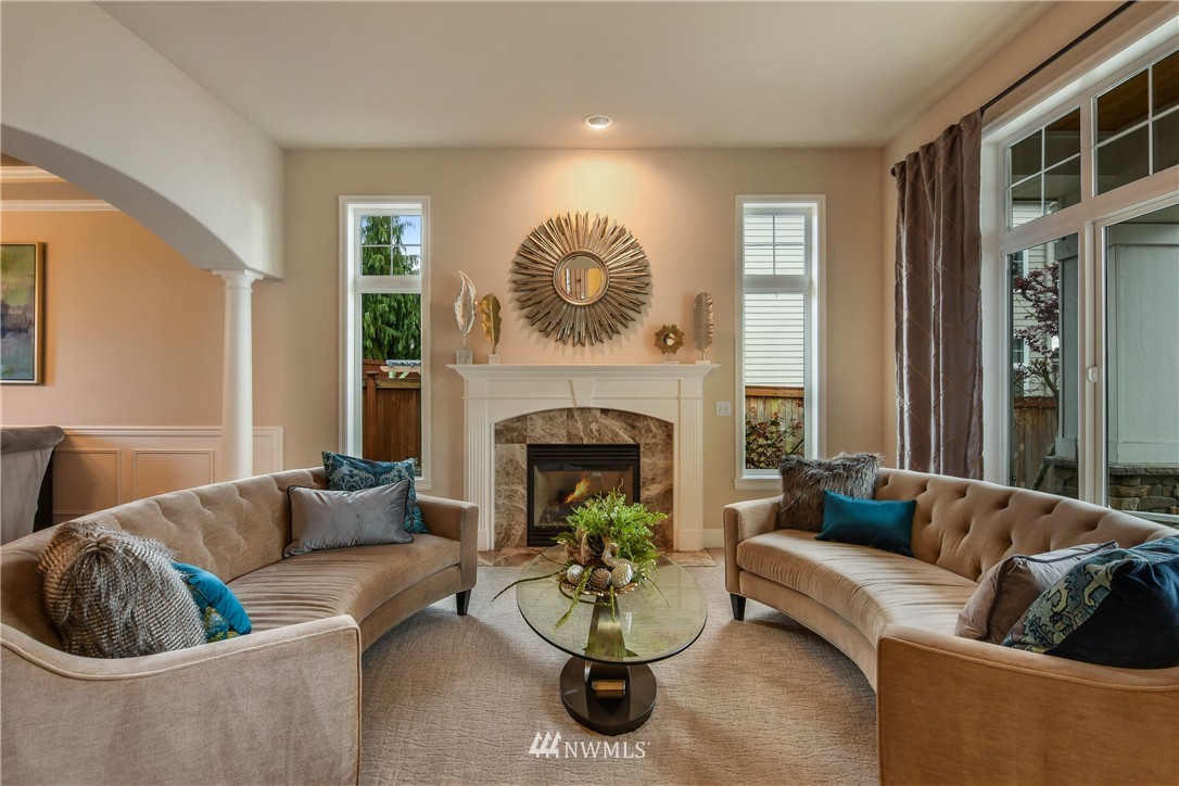 18707 35th Drive Southeast Bothell, WA 98012 - Photo 3 of 25 Gallery Image 3