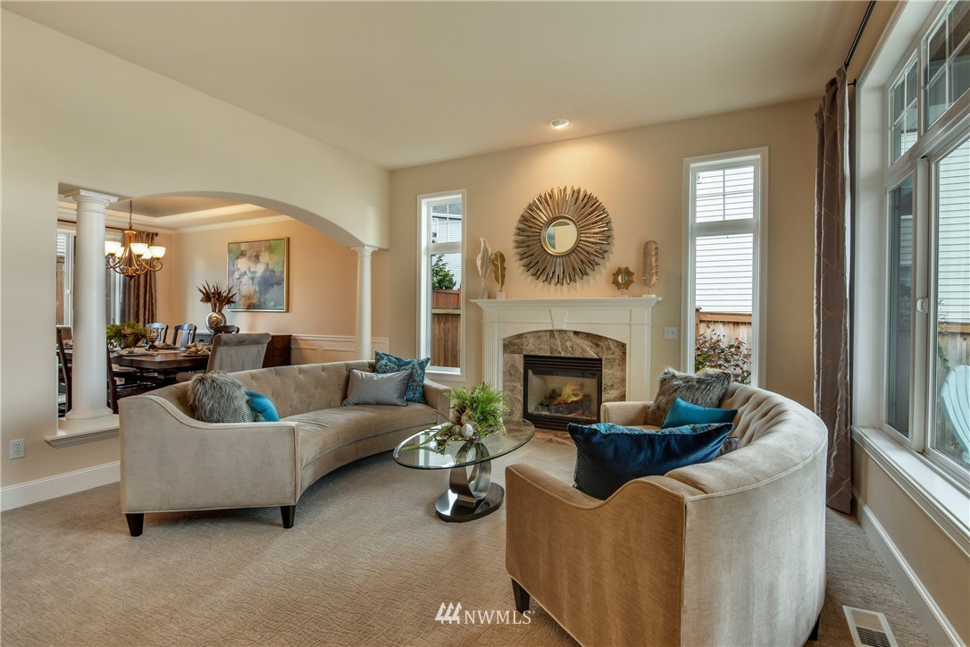 18707 35th Drive Southeast Bothell, WA 98012 - Photo 4 of 25 Gallery Image 4