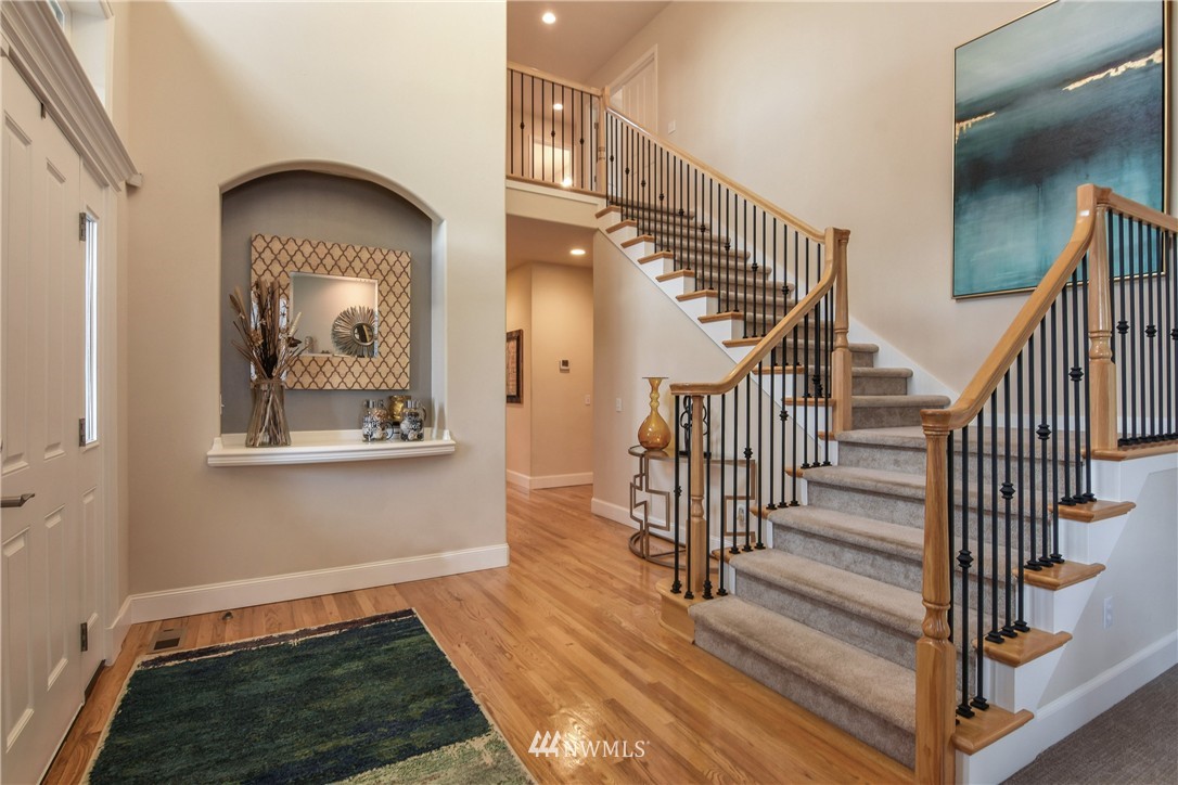 18707 35th Drive Southeast Bothell, WA 98012 - Photo 5 of 25 Gallery Image 5