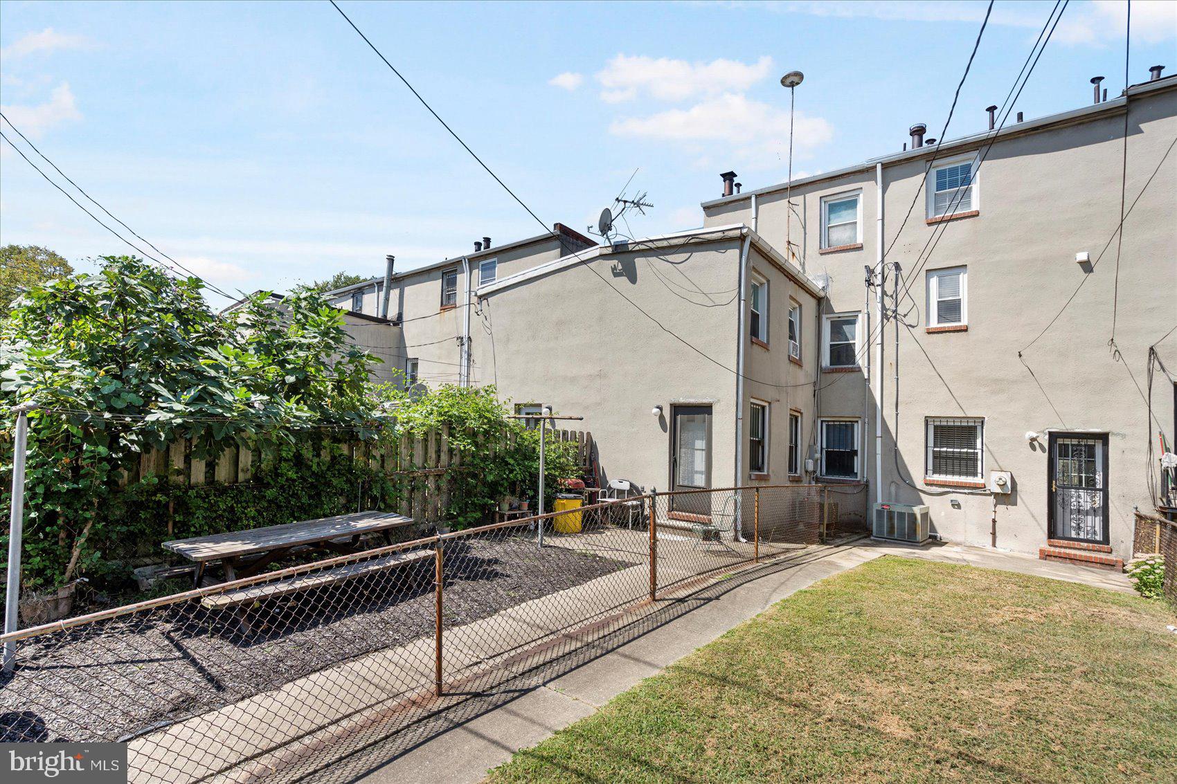 535 Mosher Street Baltimore, MD 21217 - Photo 25 of 28