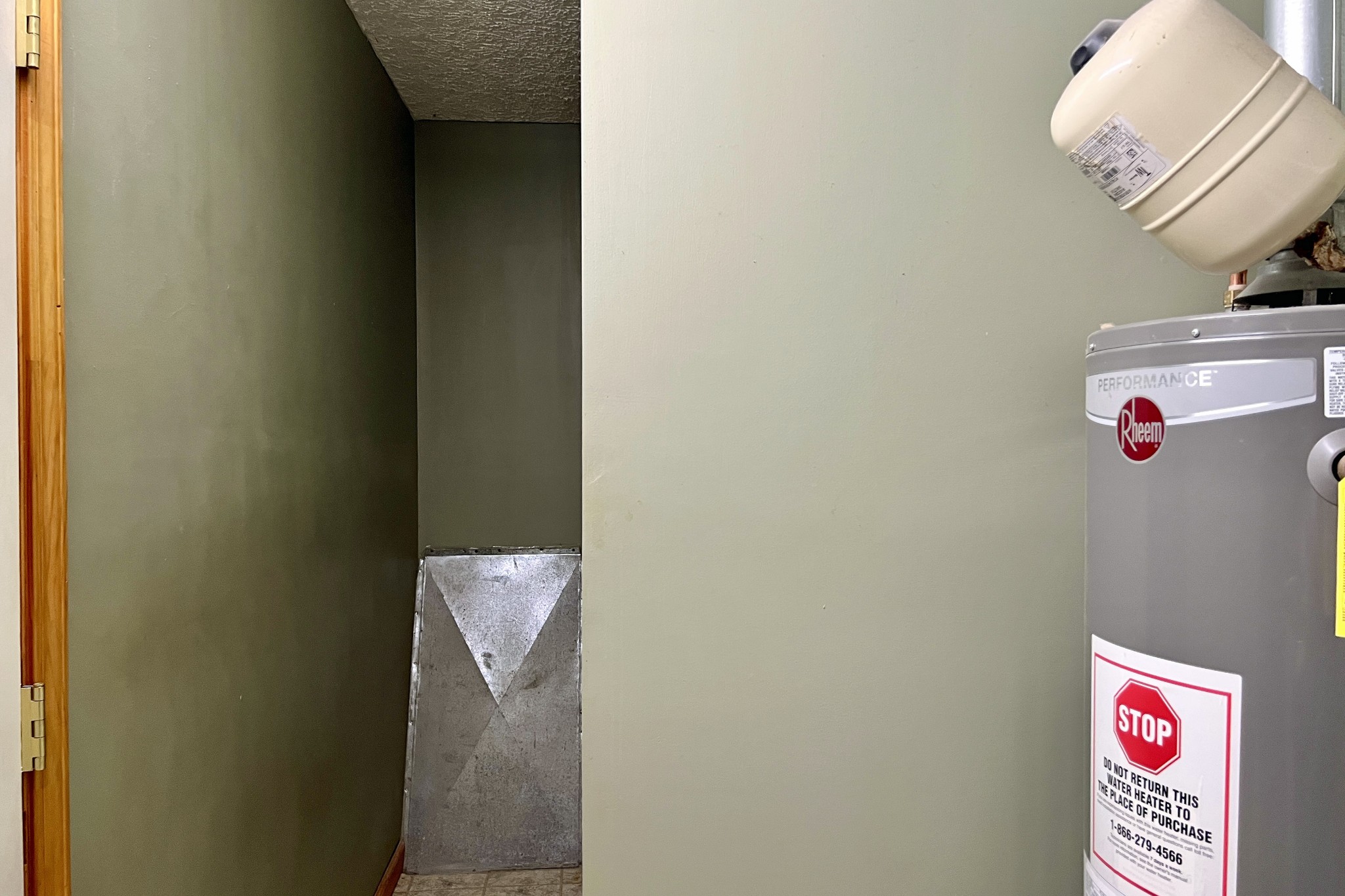 5145 Blackjack Road Franklin, KY 42134 - Photo 22 of 28 a close up of a wall